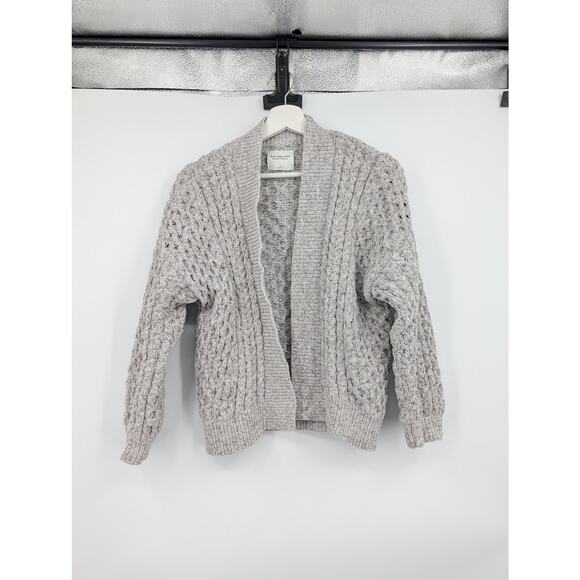 Abercrombie & Fitch Sweaters - Abercrombie & Fitch Light Gray Chunky Knit Cardigan